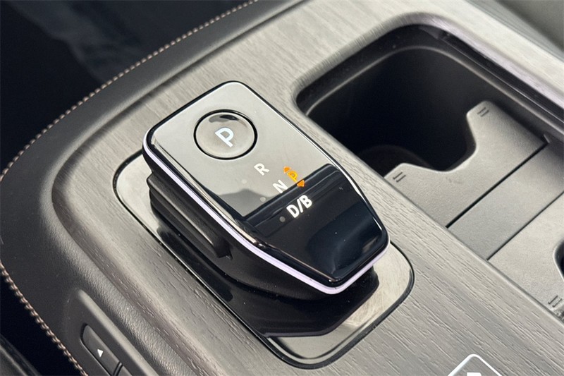 Nissan Ariya Vehicle Full-screen Gallery Image 21