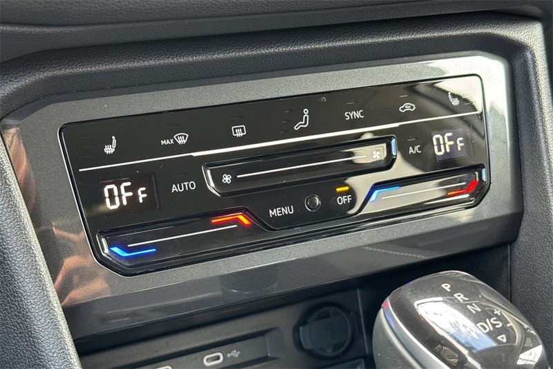 Volkswagen Tiguan Vehicle Full-screen Gallery Image 19