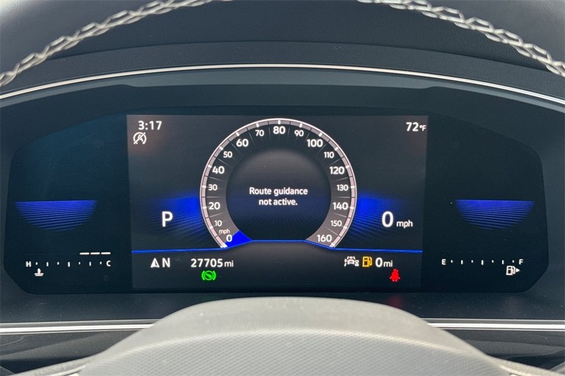 Volkswagen Tiguan Vehicle Full-screen Gallery Image 23