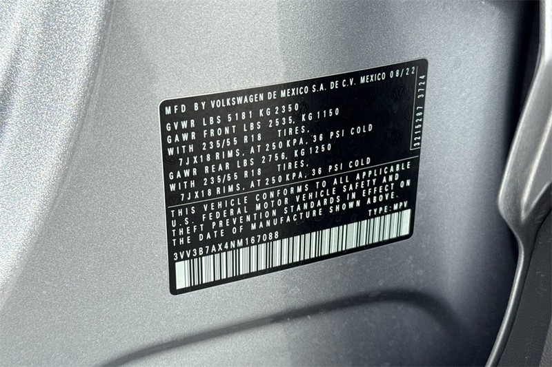 Volkswagen Tiguan Vehicle Full-screen Gallery Image 27