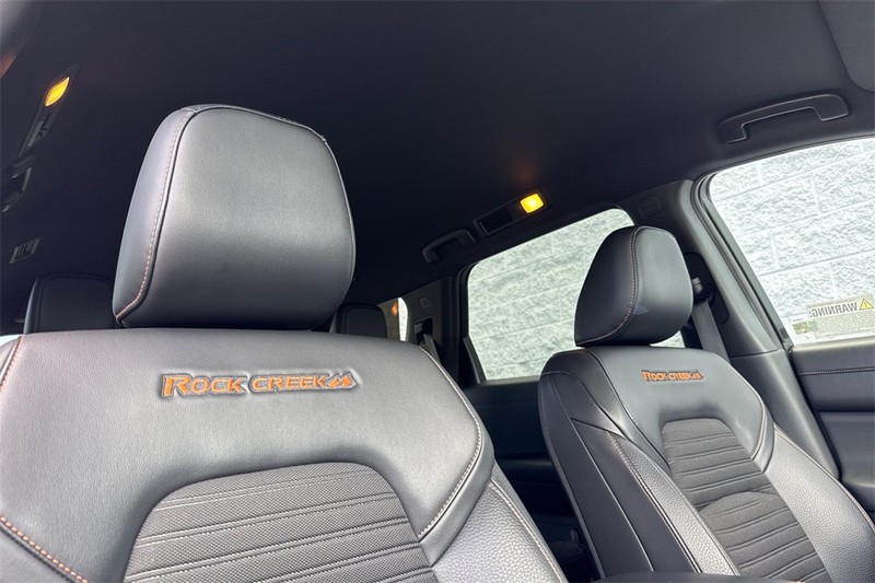 Nissan Pathfinder Vehicle Full-screen Gallery Image 16