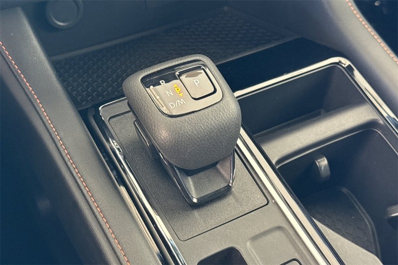 Nissan Pathfinder Vehicle Full-screen Gallery Image 20