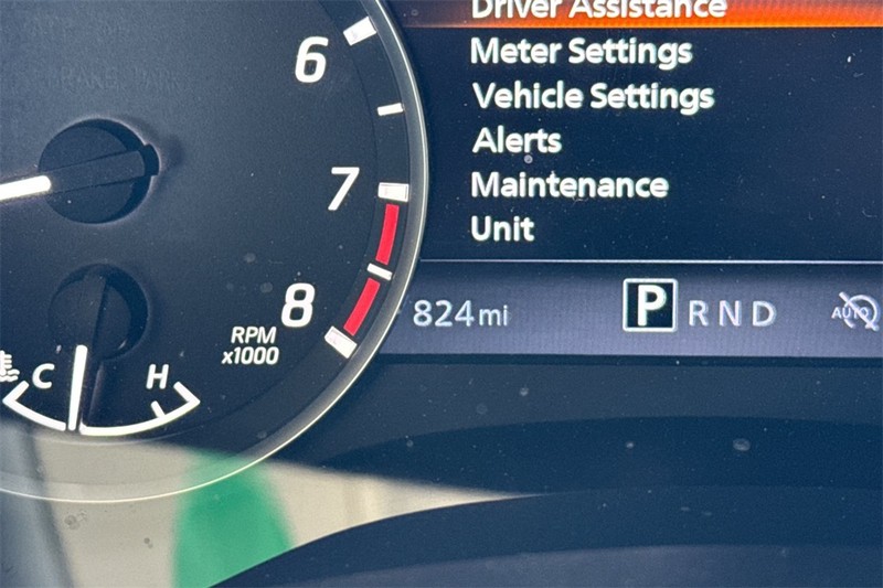 Nissan Frontier Vehicle Full-screen Gallery Image 23