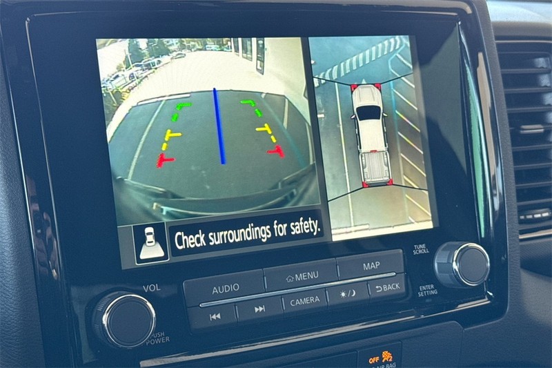 Nissan Frontier Vehicle Full-screen Gallery Image 19