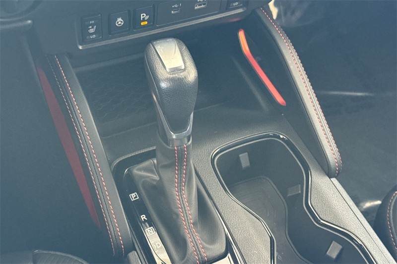 Nissan Frontier Vehicle Full-screen Gallery Image 21