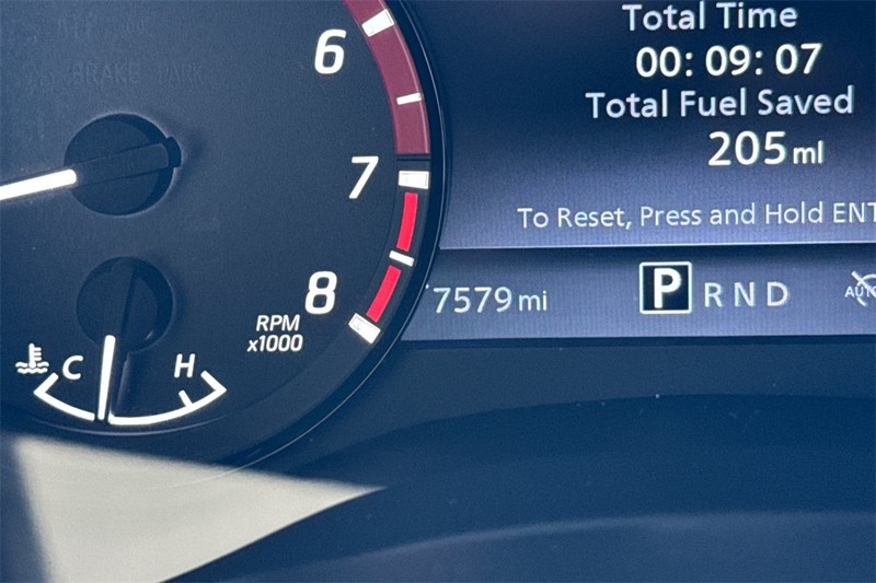 Nissan Frontier Vehicle Full-screen Gallery Image 25