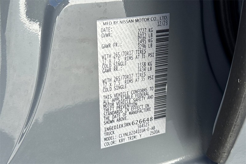 Nissan Frontier Vehicle Full-screen Gallery Image 28