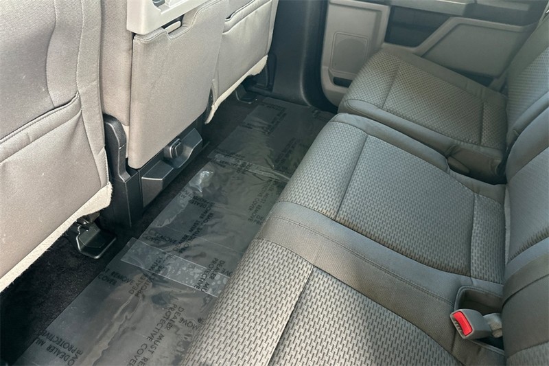 Ford F-150 Vehicle Full-screen Gallery Image 12