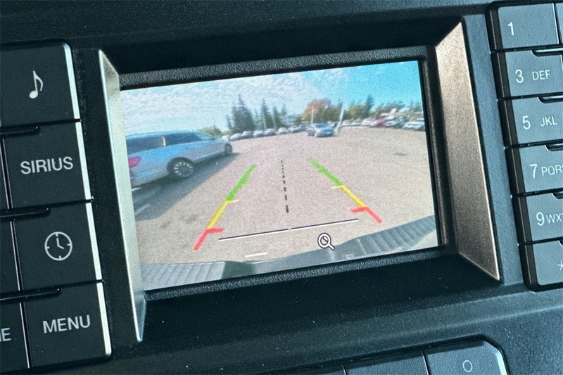 Ford F-150 Vehicle Full-screen Gallery Image 18