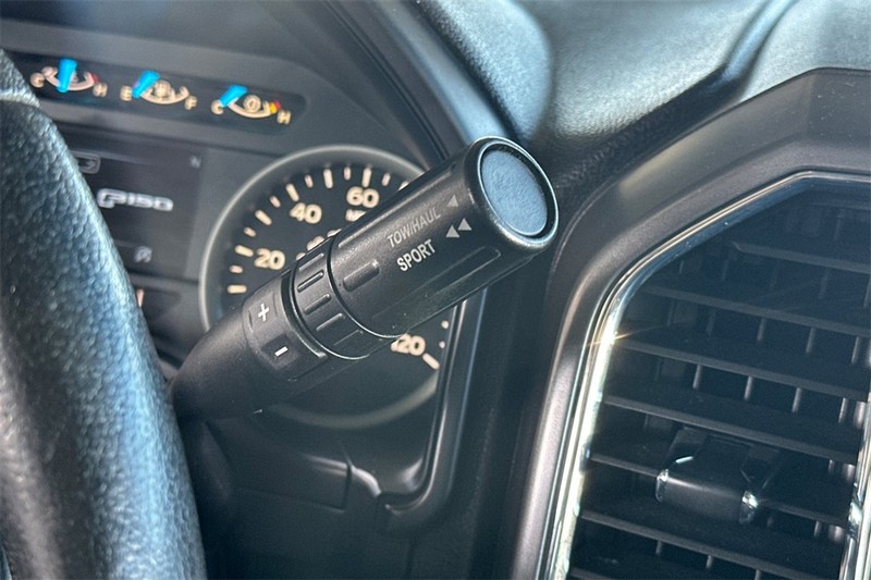 Ford F-150 Vehicle Full-screen Gallery Image 20