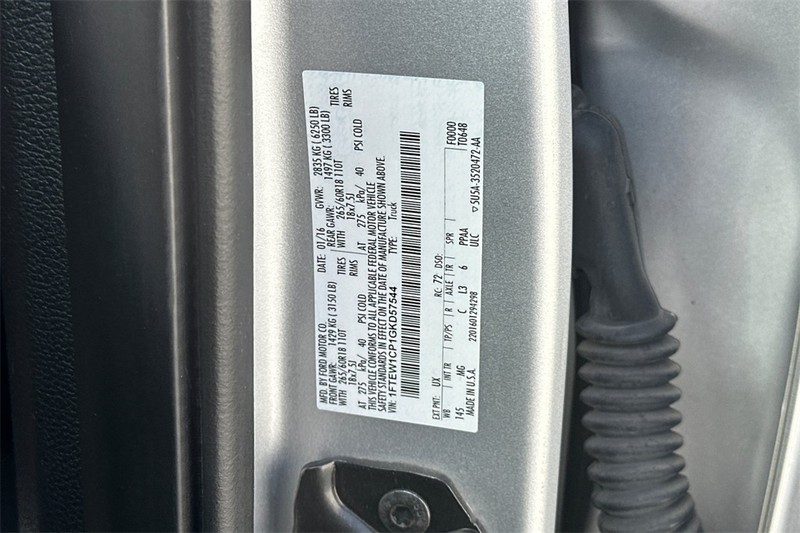 Ford F-150 Vehicle Full-screen Gallery Image 26