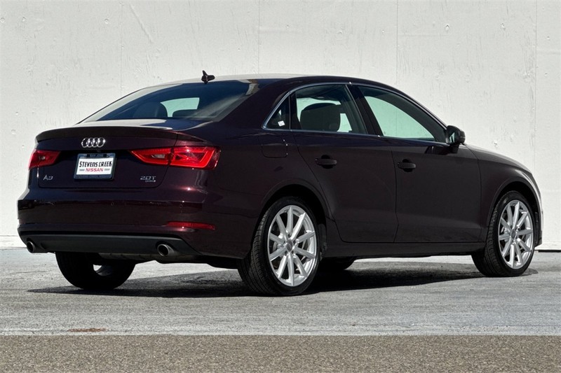 Audi A3 Vehicle Full-screen Gallery Image 04