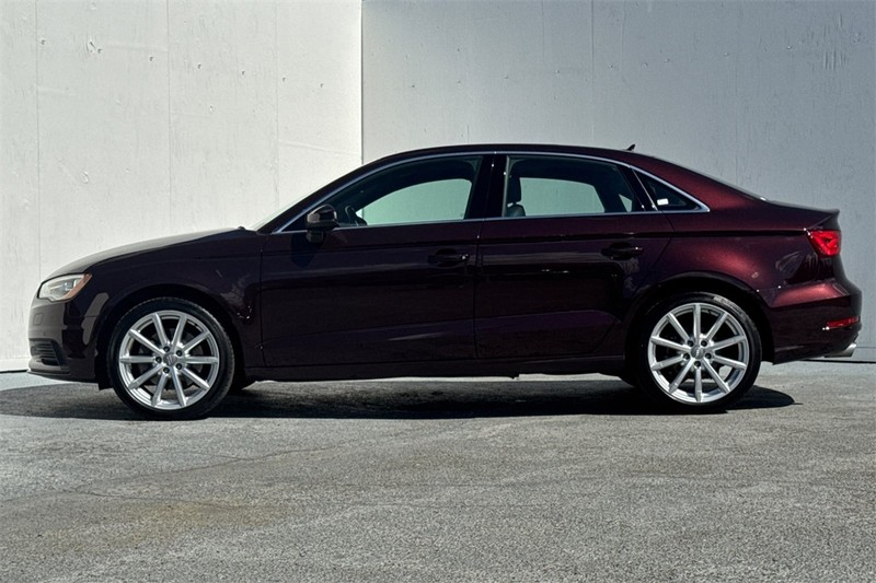 Audi A3 Vehicle Full-screen Gallery Image 07