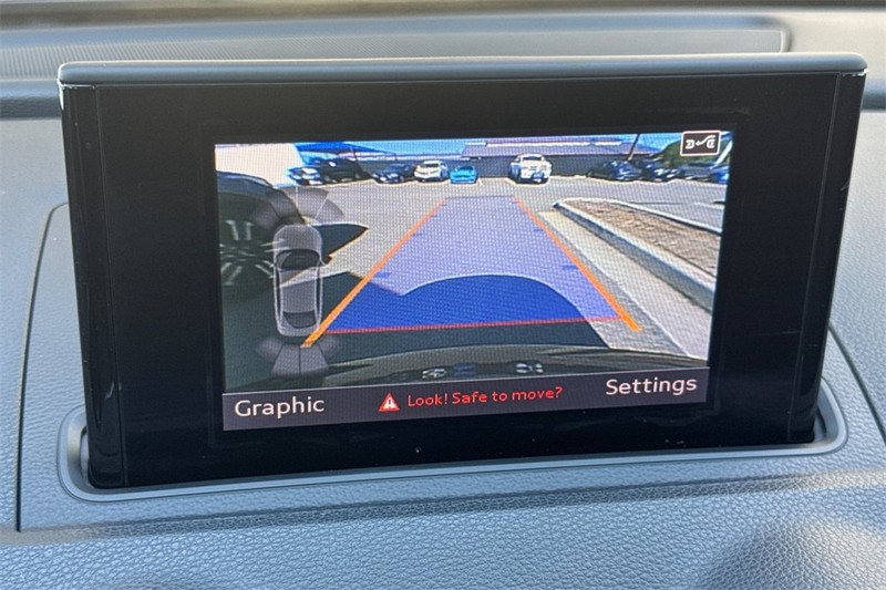 Audi A3 Vehicle Full-screen Gallery Image 18