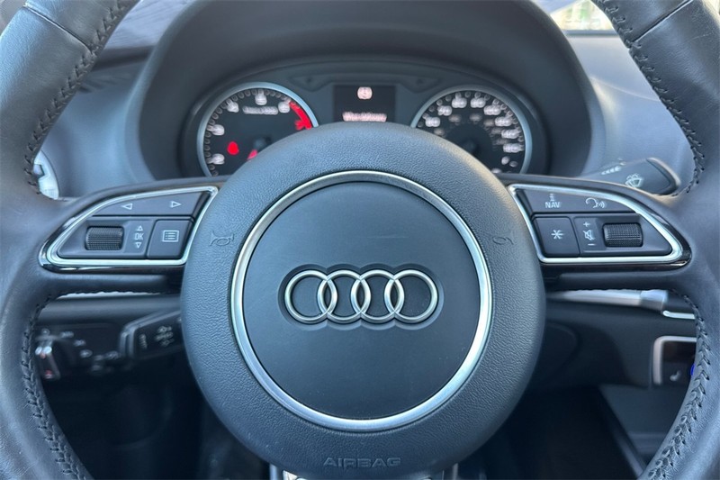 Audi A3 Vehicle Full-screen Gallery Image 22