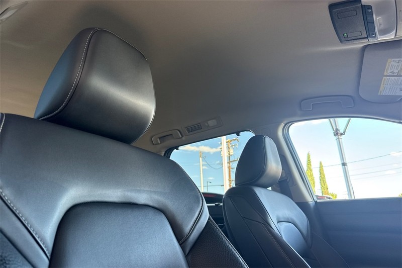 Nissan Pathfinder Vehicle Full-screen Gallery Image 19