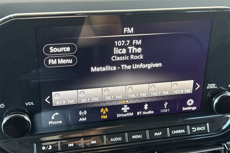 Nissan Pathfinder Vehicle Full-screen Gallery Image 20