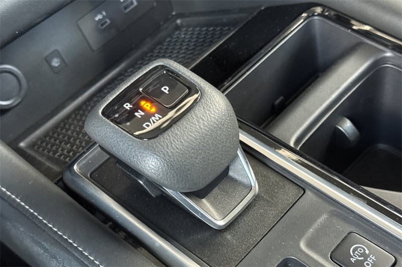 Nissan Pathfinder Vehicle Full-screen Gallery Image 24