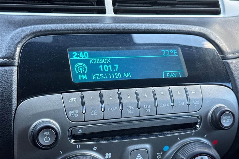 Chevrolet Camaro Vehicle Full-screen Gallery Image 17