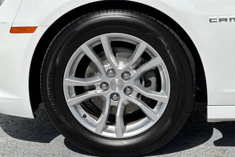 Chevrolet Camaro Vehicle Full-screen Gallery Image 23