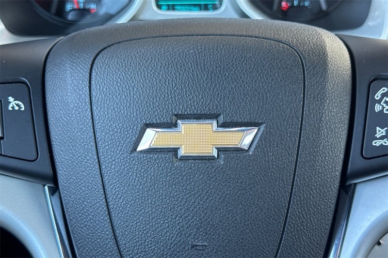 Chevrolet Camaro Vehicle Full-screen Gallery Image 25