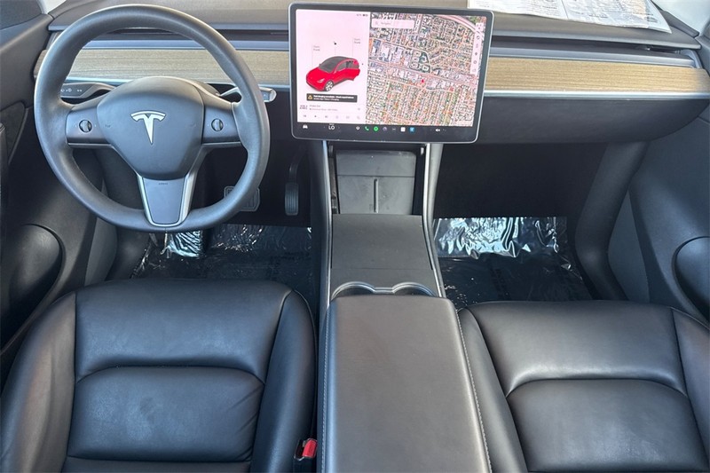 Tesla Model Y Vehicle Full-screen Gallery Image 13