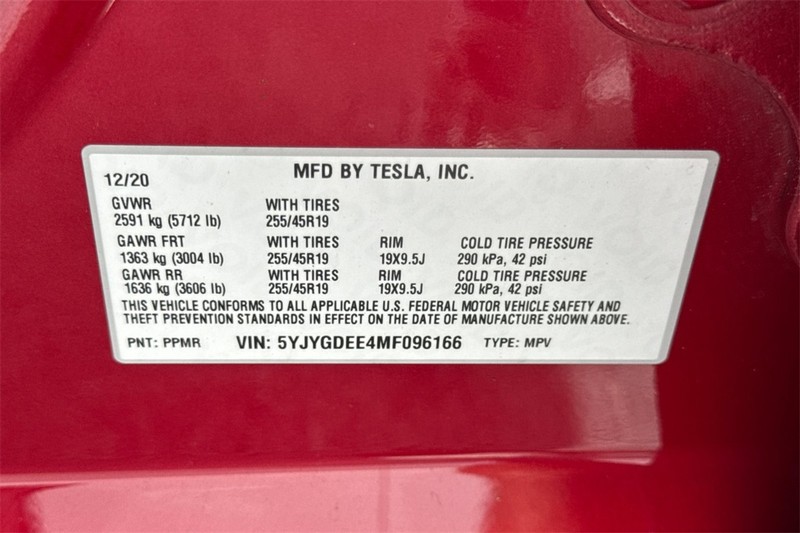 Tesla Model Y Vehicle Full-screen Gallery Image 28