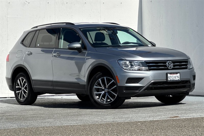 Volkswagen Tiguan Vehicle Full-screen Gallery Image 02