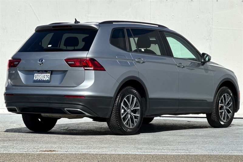 Volkswagen Tiguan Vehicle Full-screen Gallery Image 04