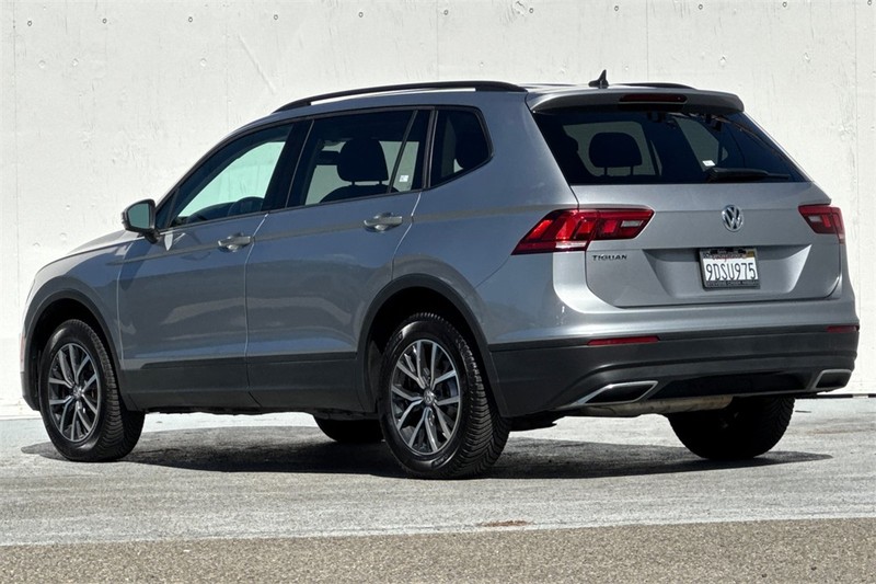 Volkswagen Tiguan Vehicle Full-screen Gallery Image 06