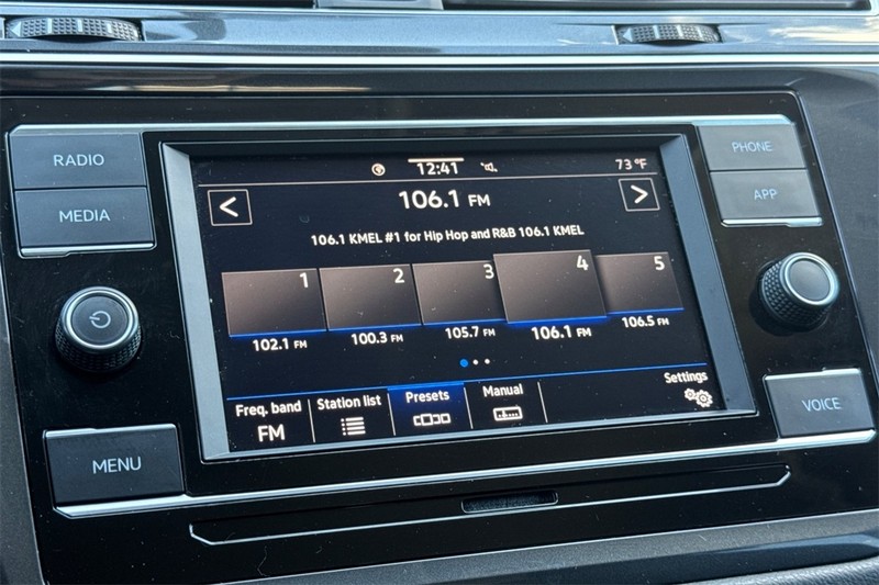 Volkswagen Tiguan Vehicle Full-screen Gallery Image 18