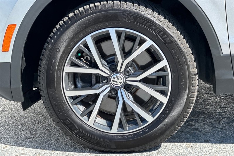 Volkswagen Tiguan Vehicle Full-screen Gallery Image 25