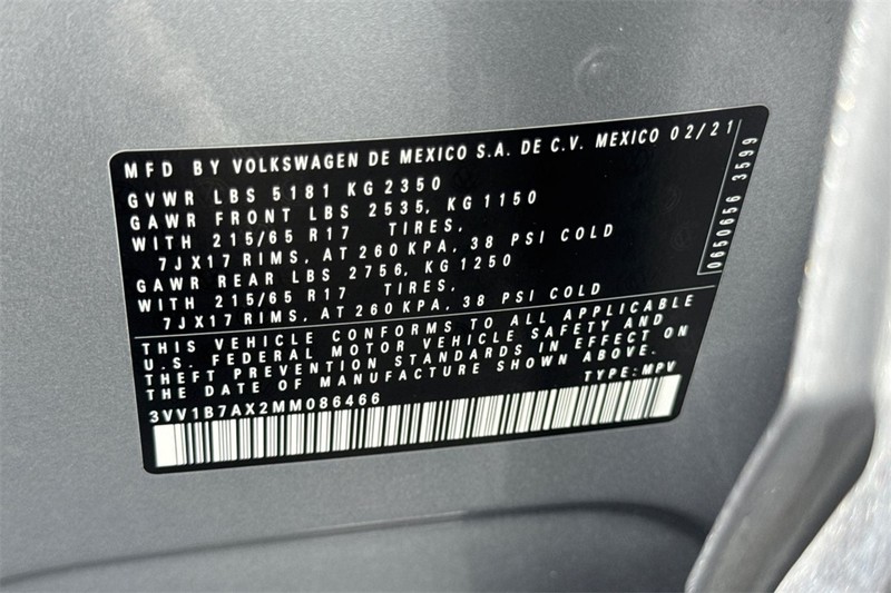 Volkswagen Tiguan Vehicle Full-screen Gallery Image 27