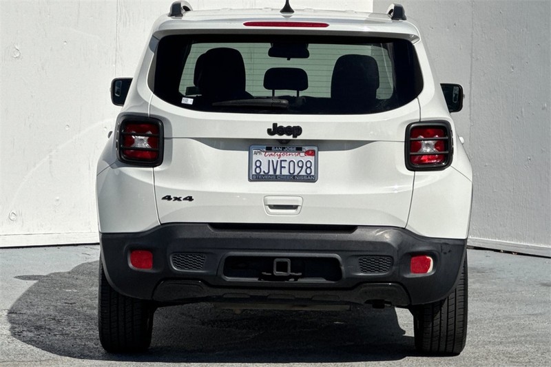 Jeep Renegade Vehicle Full-screen Gallery Image 05