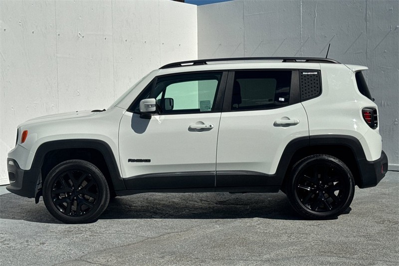 Jeep Renegade Vehicle Full-screen Gallery Image 07