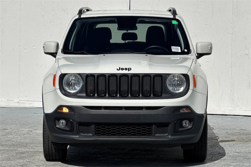 Jeep Renegade Vehicle Full-screen Gallery Image 09