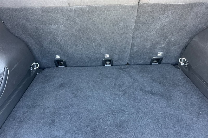 Jeep Renegade Vehicle Full-screen Gallery Image 15