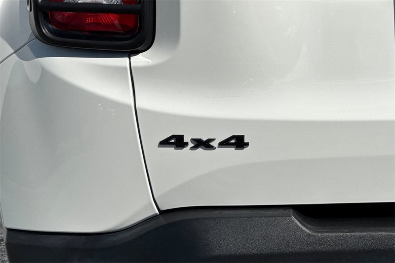 Jeep Renegade Vehicle Full-screen Gallery Image 27