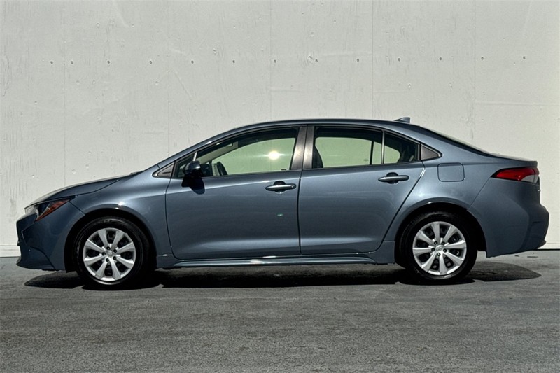 Toyota Corolla Vehicle Full-screen Gallery Image 07