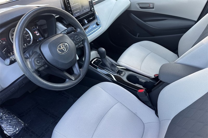 Toyota Corolla Vehicle Full-screen Gallery Image 10