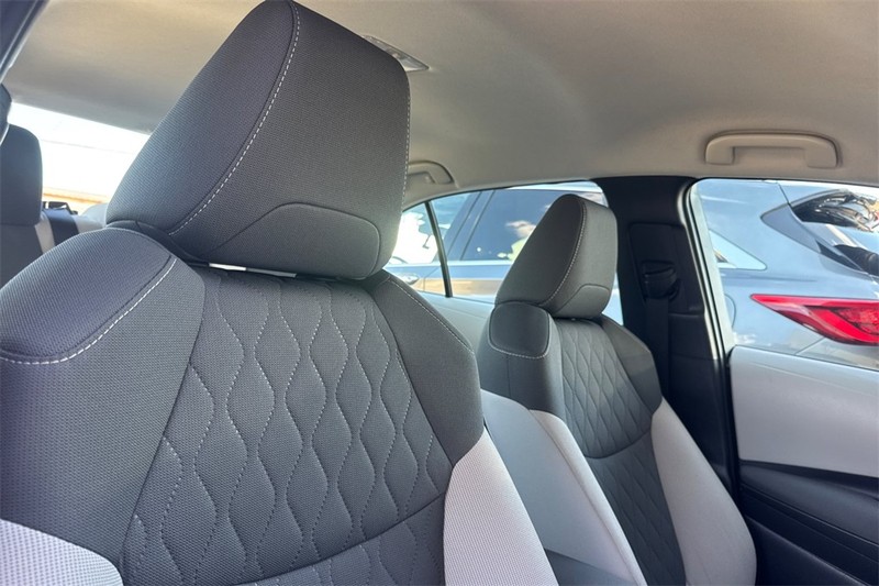 Toyota Corolla Vehicle Full-screen Gallery Image 16