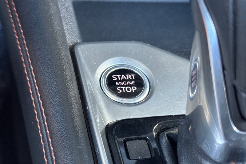 Nissan Altima Vehicle Full-screen Gallery Image 21