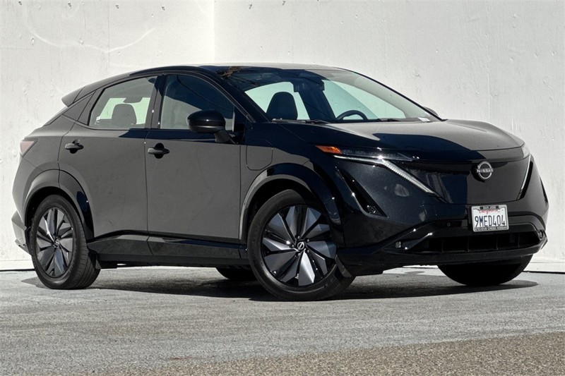 Nissan ARIYA Vehicle Full-screen Gallery Image 02