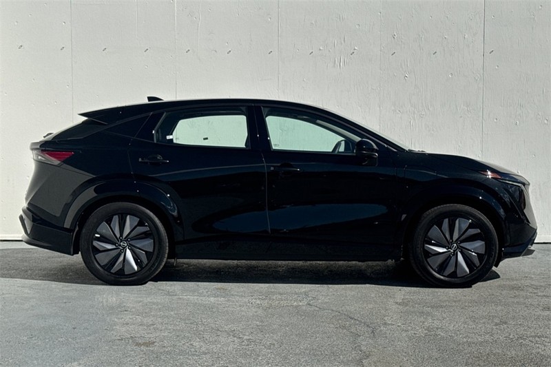 Nissan ARIYA Vehicle Full-screen Gallery Image 03