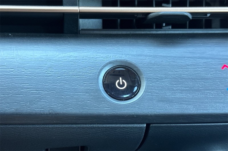 Nissan ARIYA Vehicle Full-screen Gallery Image 23