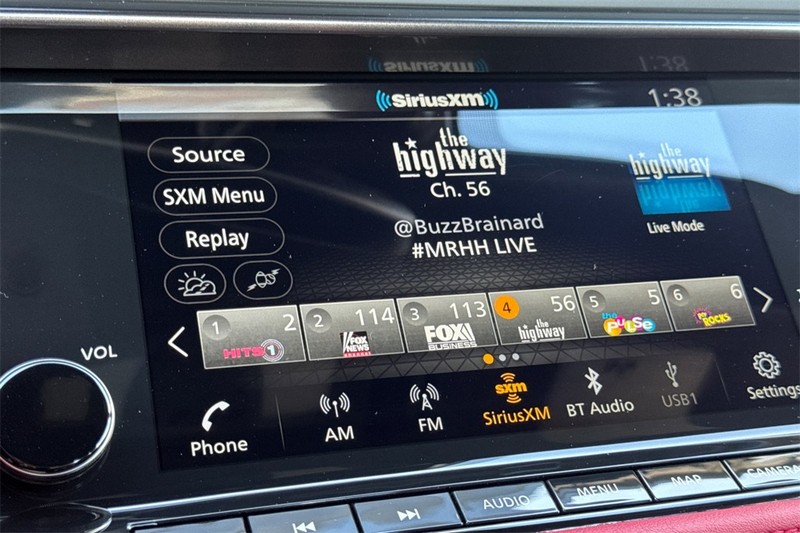 Nissan Z Vehicle Full-screen Gallery Image 16