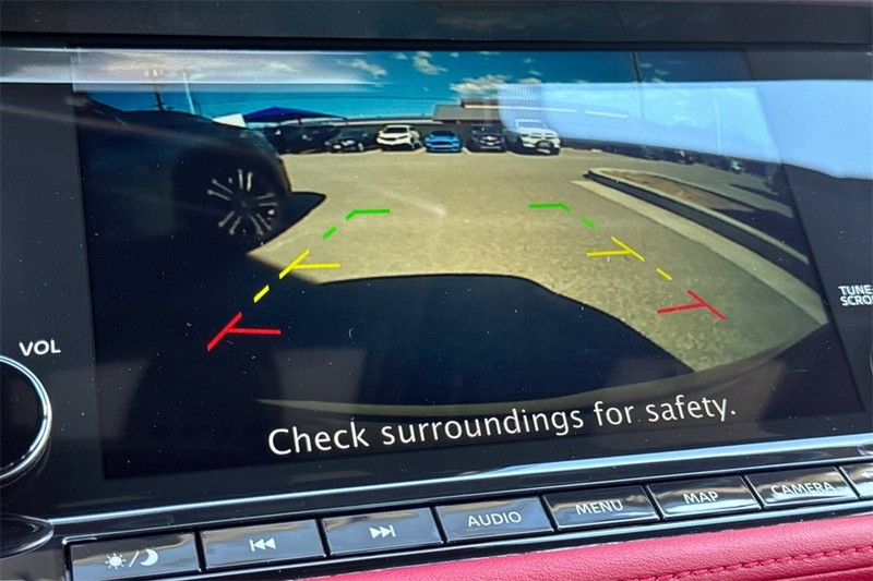 Nissan Z Vehicle Full-screen Gallery Image 18