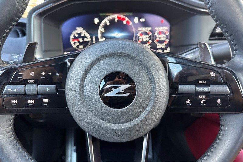 Nissan Z Vehicle Full-screen Gallery Image 22