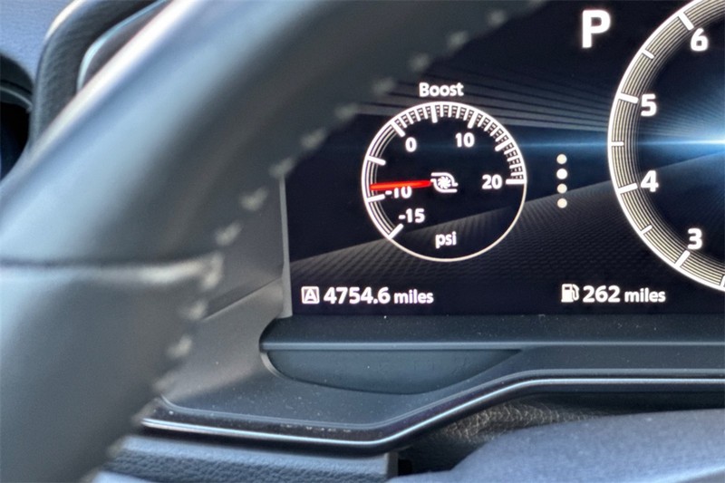 Nissan Z Vehicle Full-screen Gallery Image 24