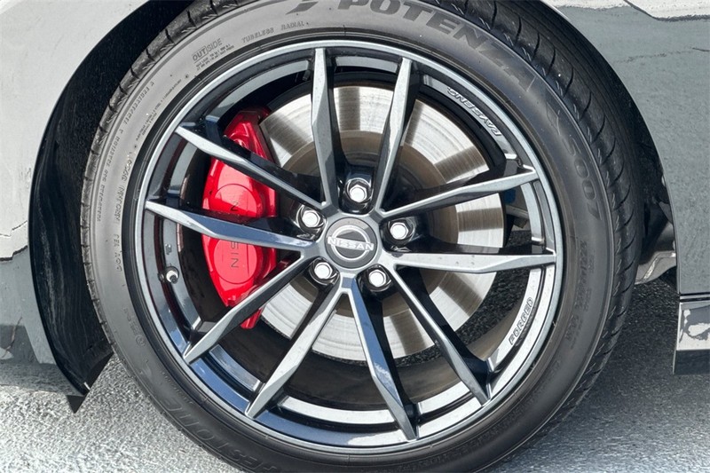 Nissan Z Vehicle Full-screen Gallery Image 25